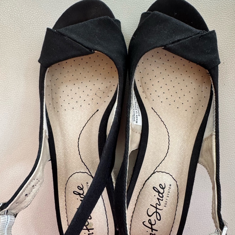 Life Stride Women's Black Peep Toe Shoes